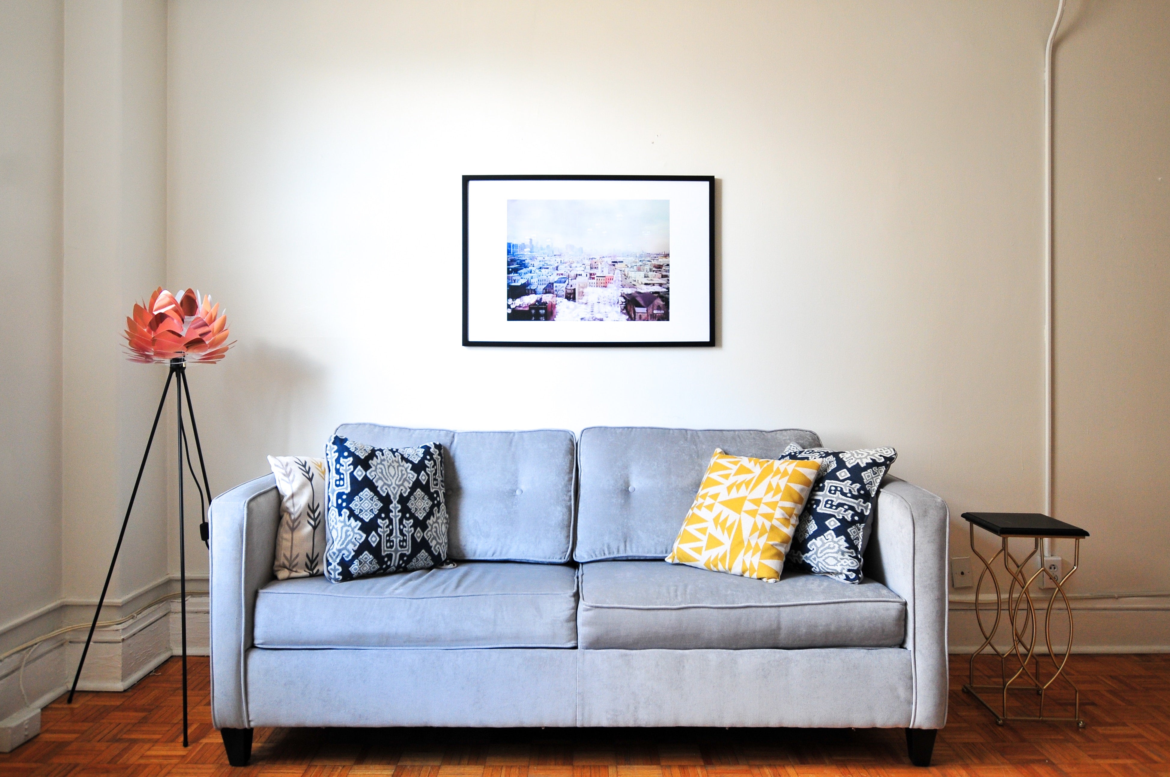 How to Mix and Match Pillows on a Sofa