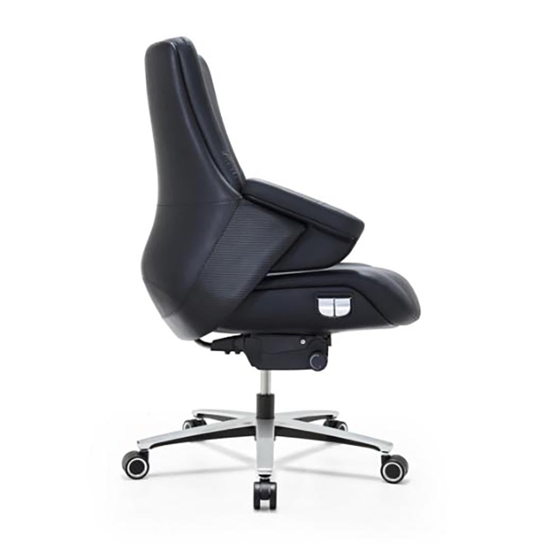 AstraCommand Managerial Chair